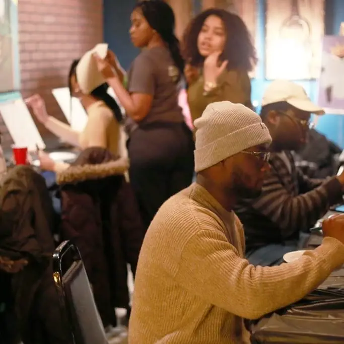 sip n paint in action